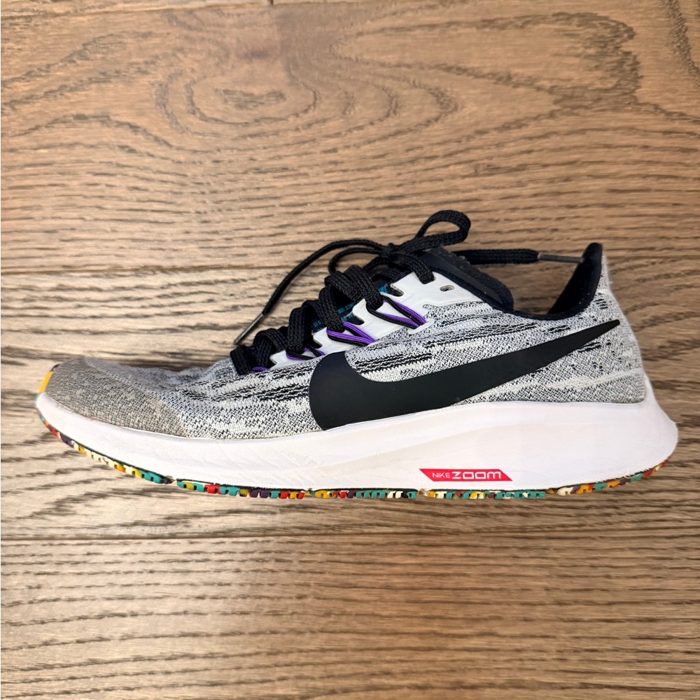EUC Nike Kids Running Shoes - Black and Gray